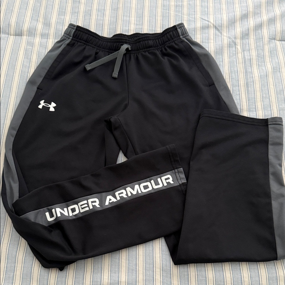 Under Armour Black and Gray Athletic Pants. 
Size YLG.Rise front 9.5”/Inseam 29”